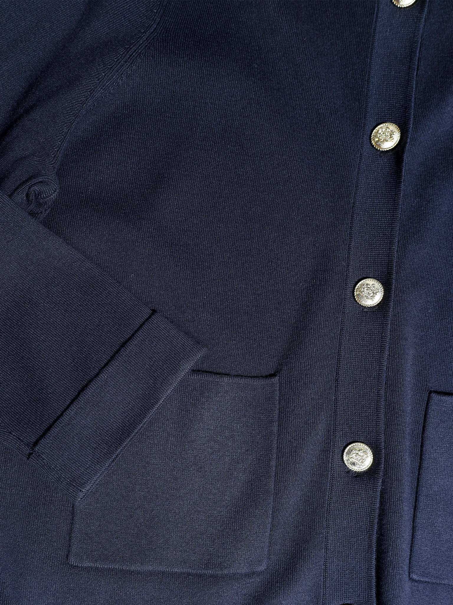 Кардиган темно-синего цвета на пуговицах из смесовой вискозы